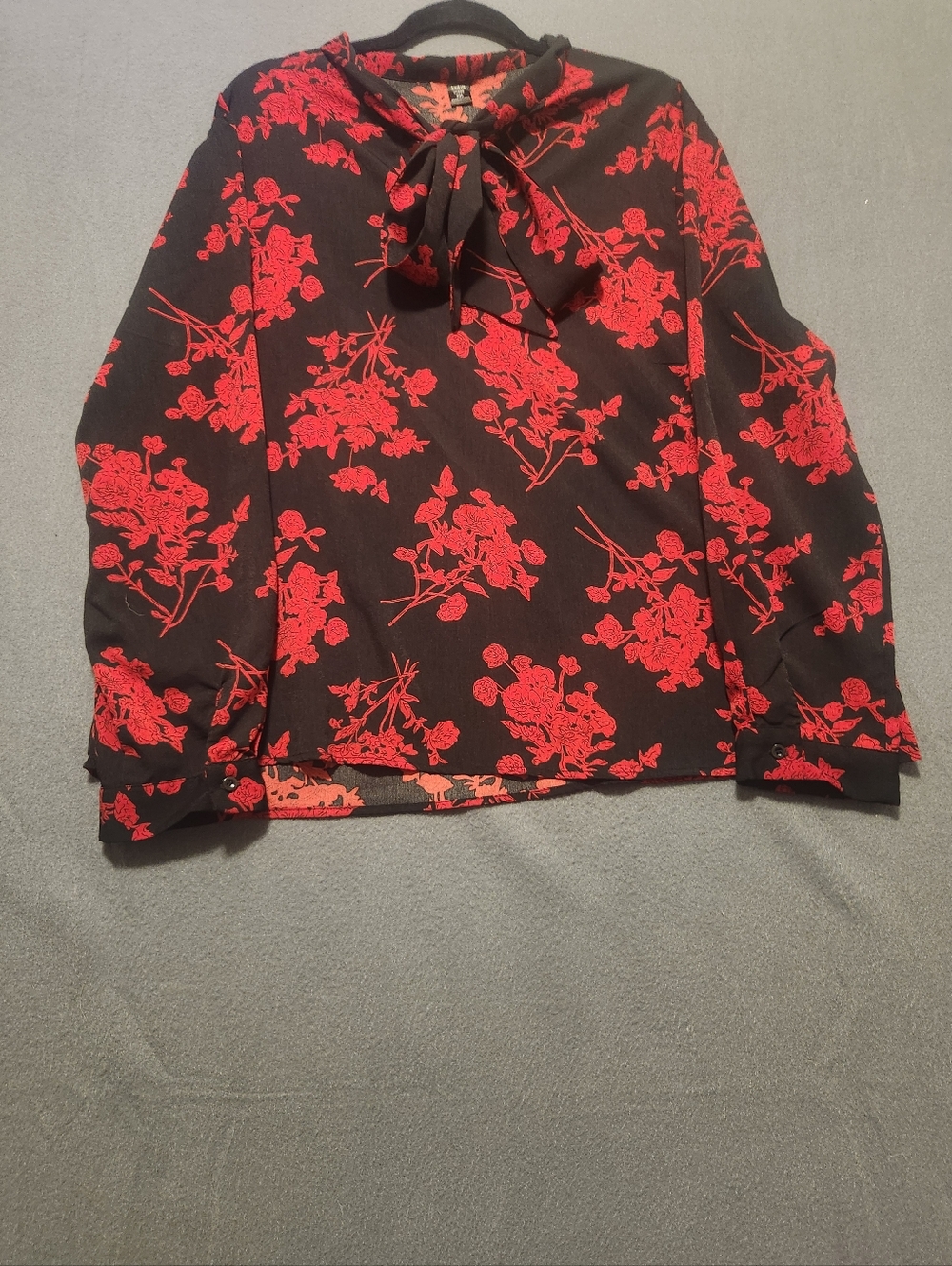 Shein Top Womens Size 3xl Black Red Bow Tie Roses Floral Plus Size Business